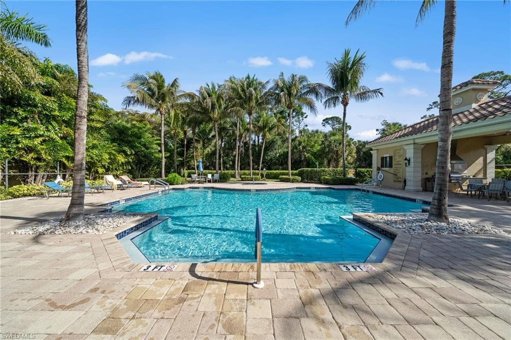 21567 Cascina DR-39