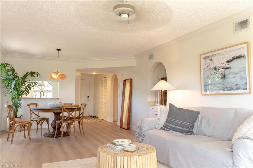 265 Deerwood CIR 10-1