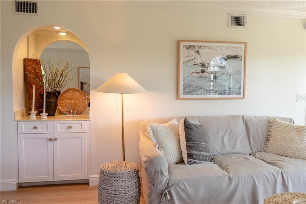 265 Deerwood CIR 10-11