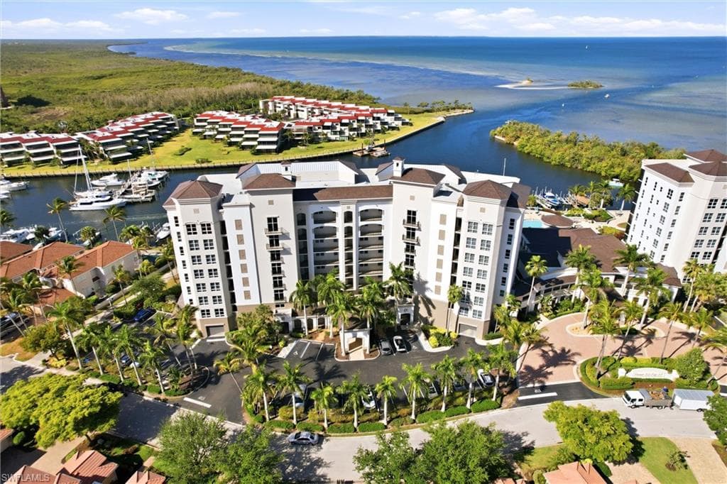 3313 Sunset Key CIR 105-2