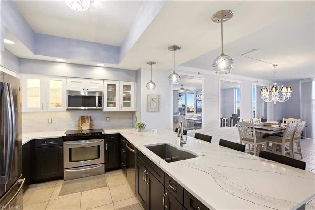 3313 Sunset Key CIR 105-6