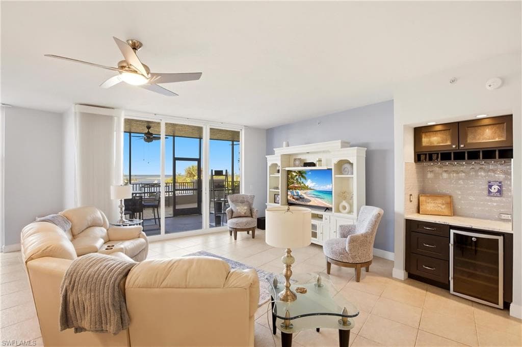 3313 Sunset Key CIR 105-4