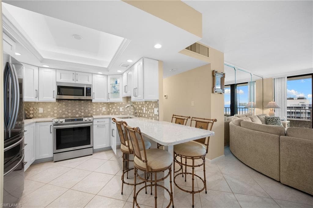 320 Seaview CT 2009-5