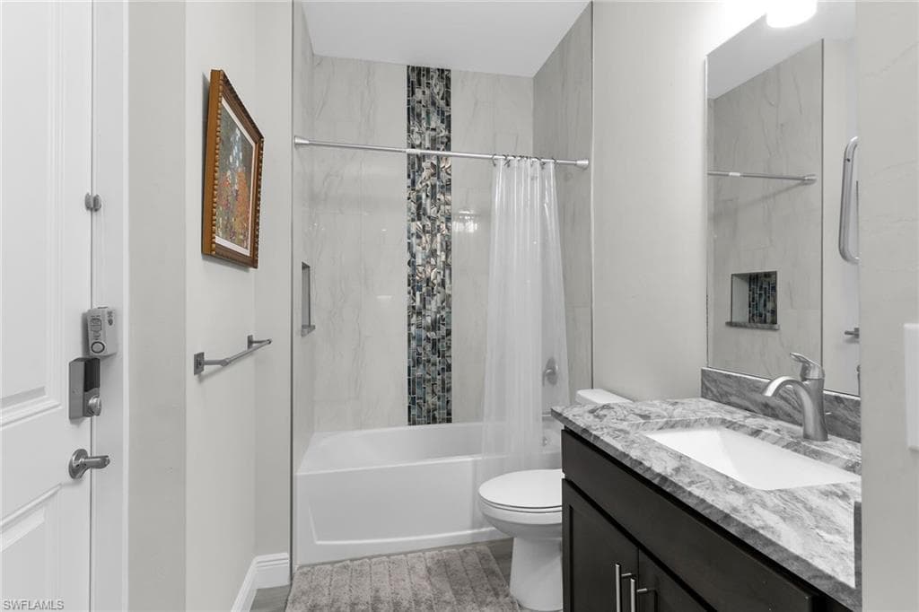 635 NE 7th TER-16