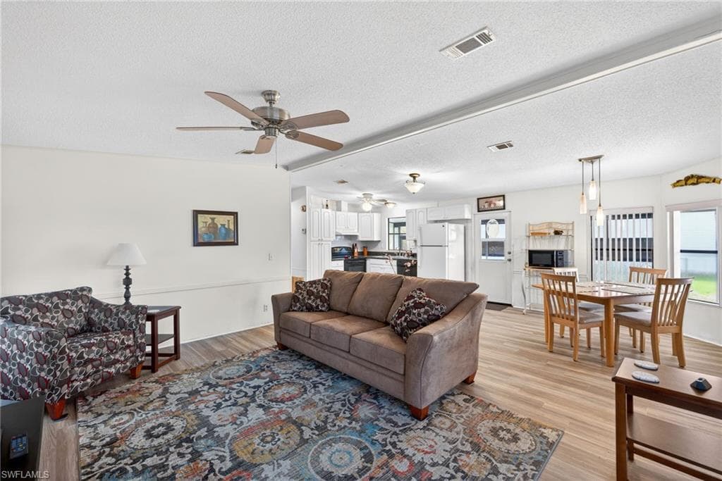 10220 Wales LOOP-5