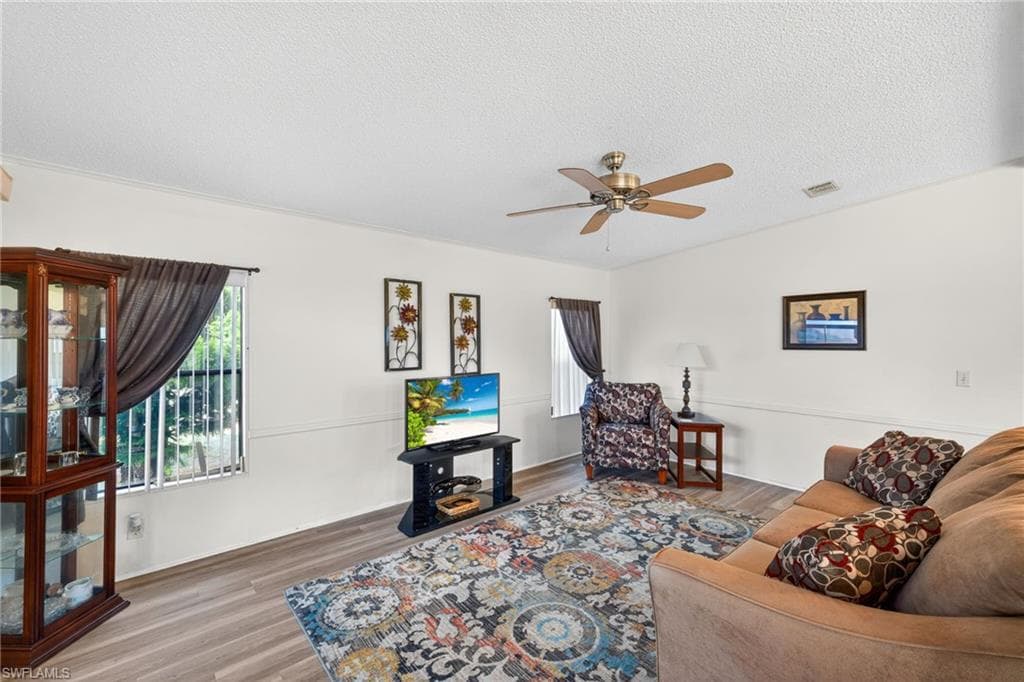 10220 Wales LOOP-4