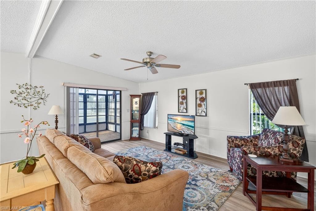 10220 Wales LOOP-3