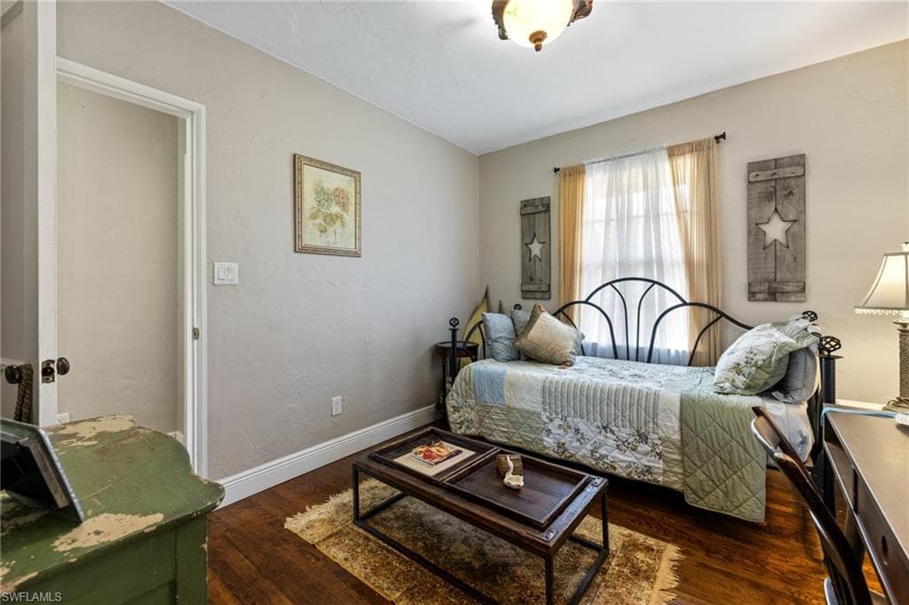 1451 Maravilla AVE-14