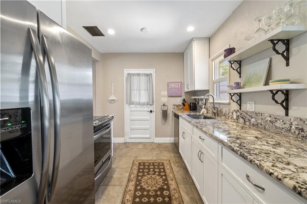 1451 Maravilla AVE-23