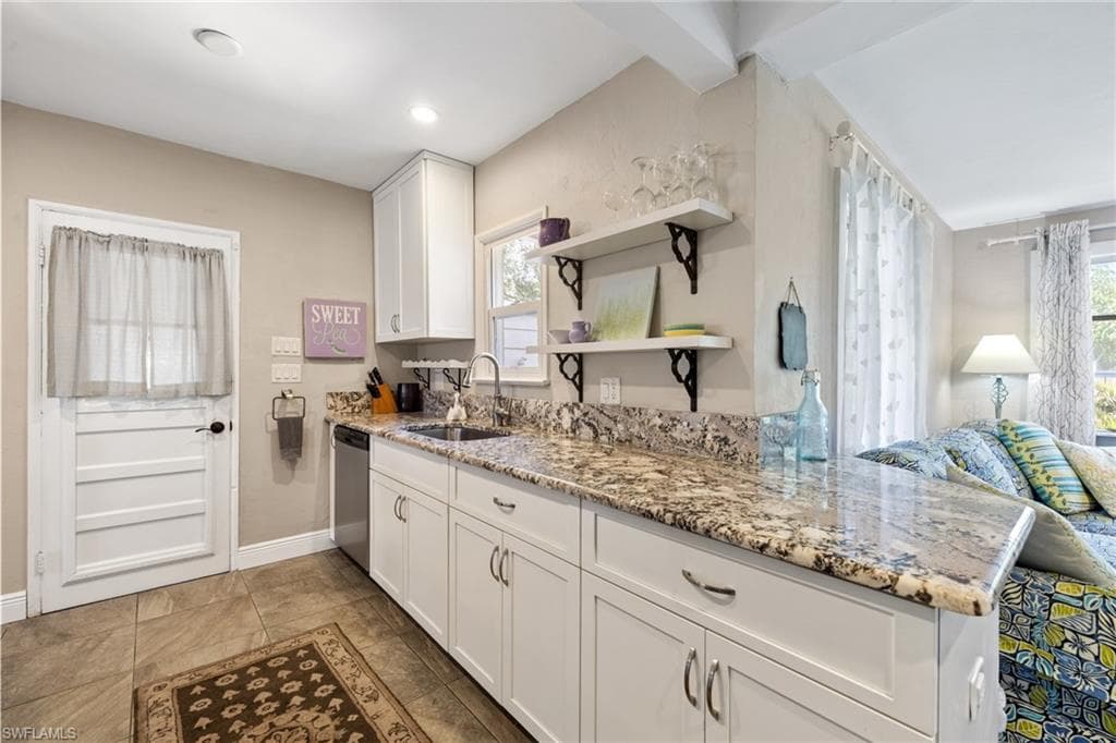 1451 Maravilla AVE-7