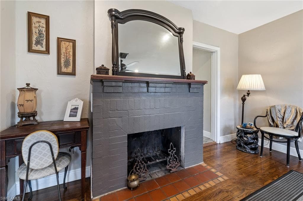 1451 Maravilla AVE-13