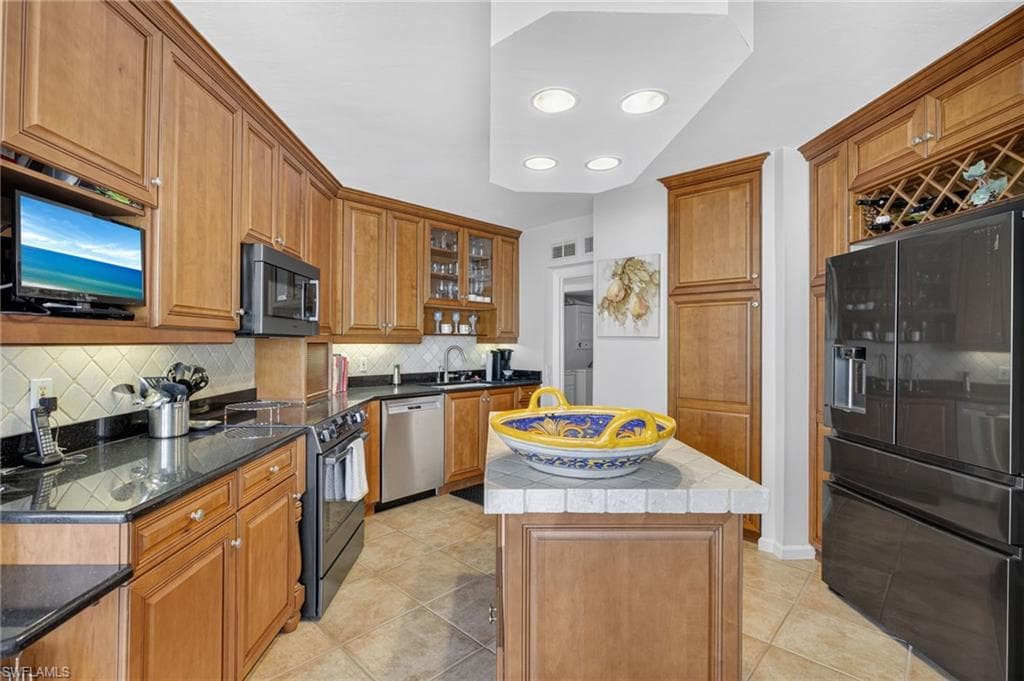 4041 Gulf Shore BLVD N 1807-6