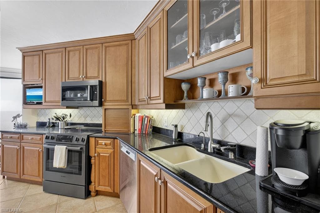 4041 Gulf Shore BLVD N 1807-9