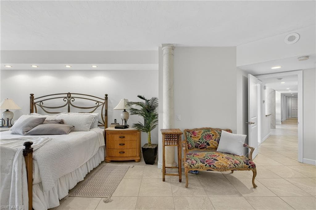 4041 Gulf Shore BLVD N 1807-18