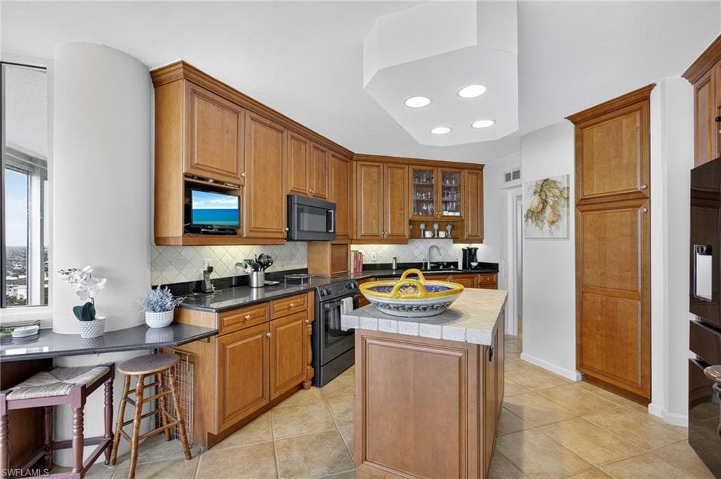 4041 Gulf Shore BLVD N 1807-8