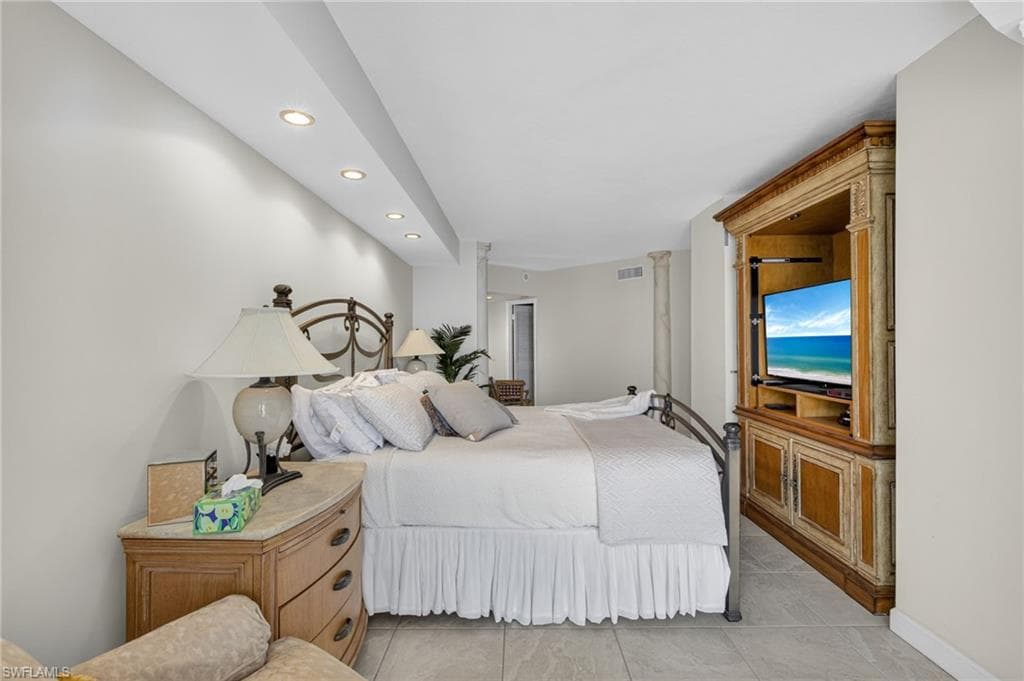 4041 Gulf Shore BLVD N 1807-21