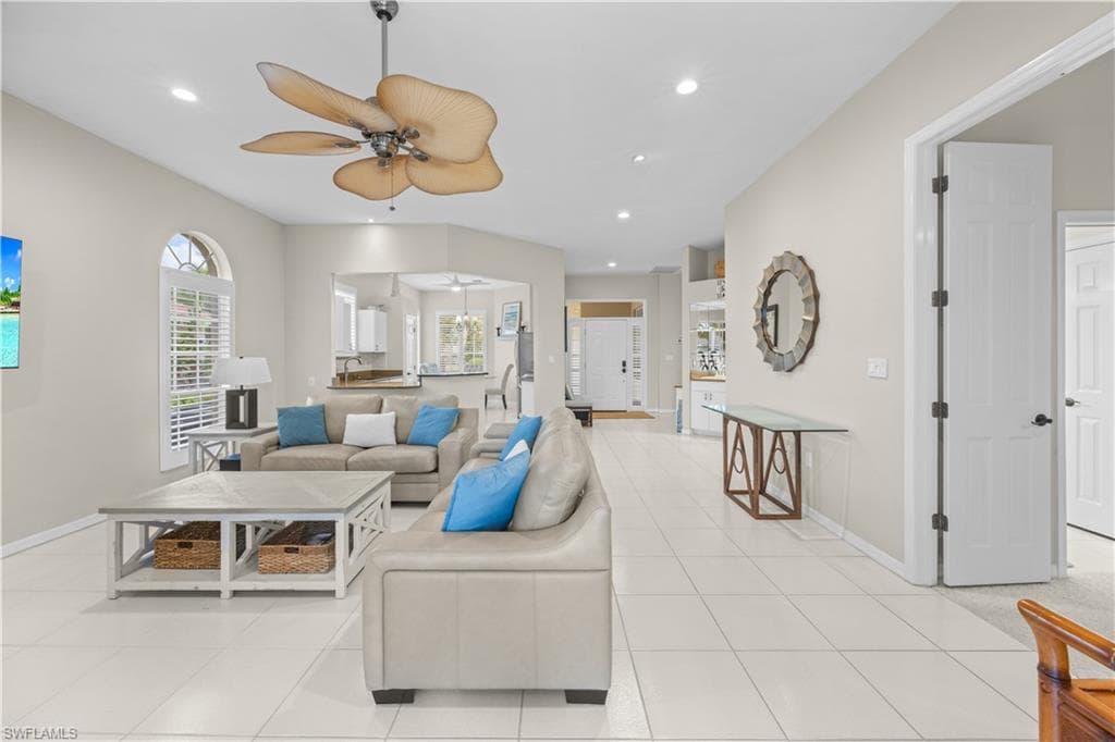 5472 Peppertree DR-31