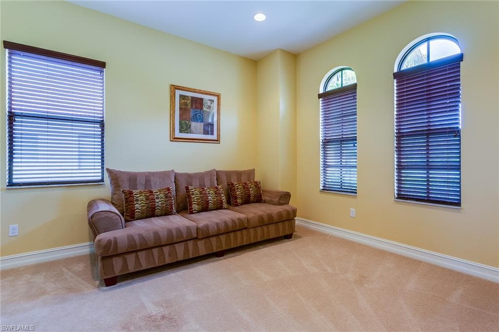 7771 Cottesmore DR-15