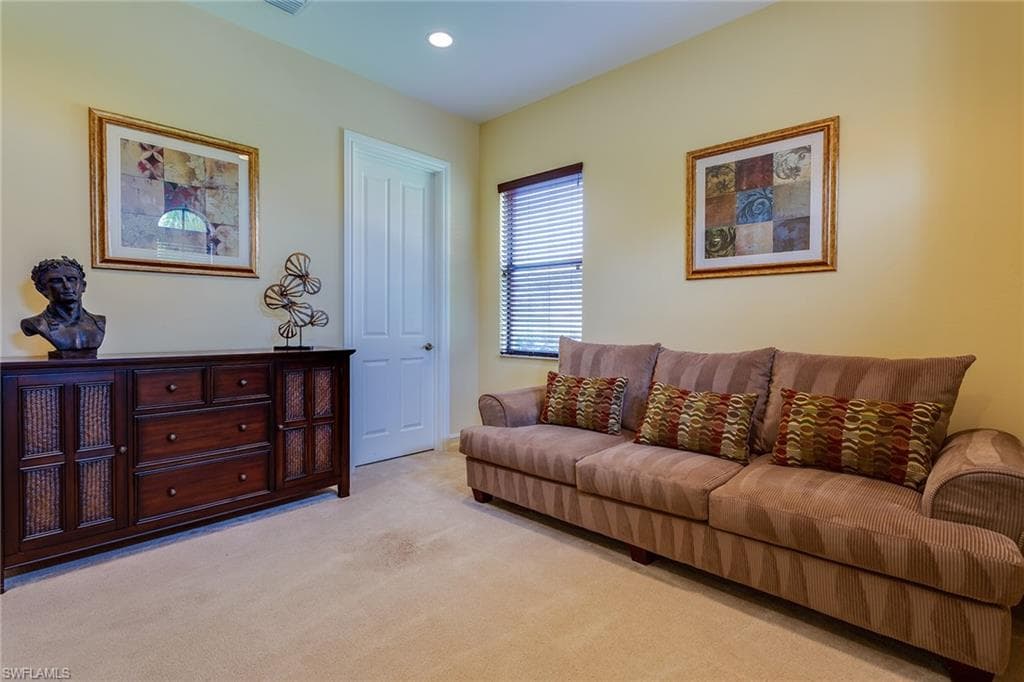 7771 Cottesmore DR-17