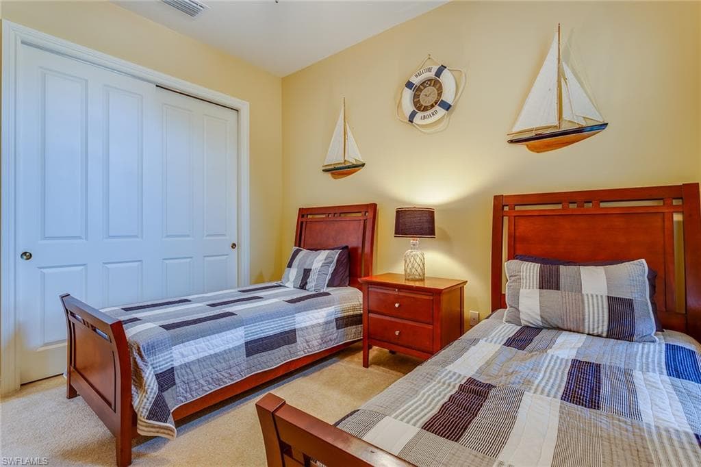 7771 Cottesmore DR-28