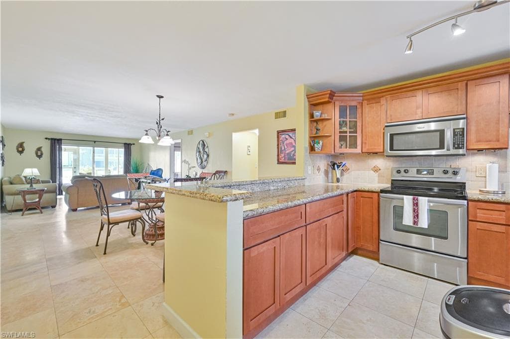 1730 Sandy CIR 105-4