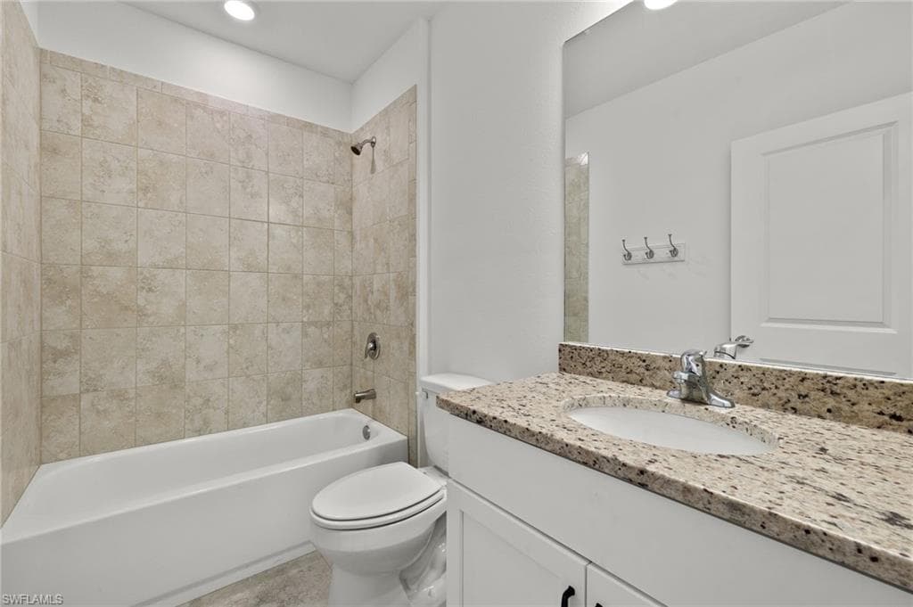858 Rue Labeau CIR-9