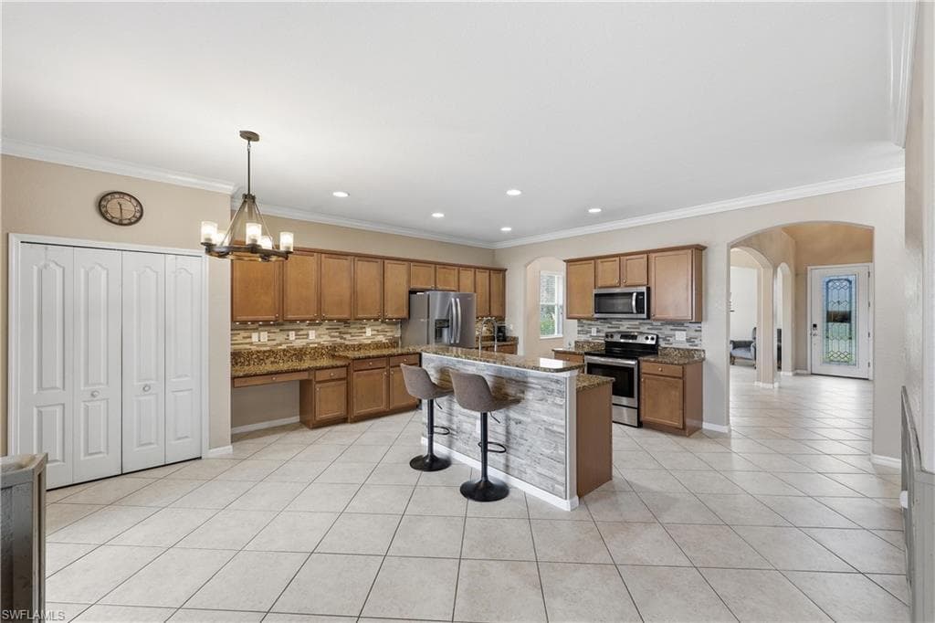 2446 Heydon CIR E-12