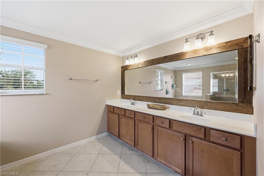 2446 Heydon CIR E-16