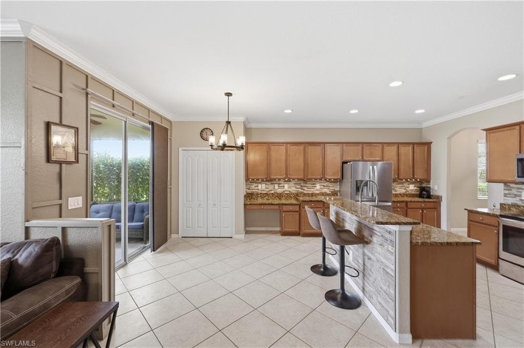 2446 Heydon CIR E-14