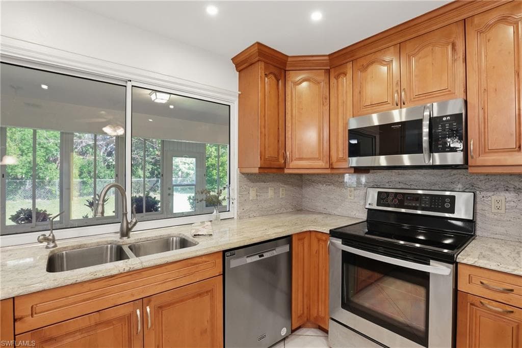 12878 Iona RD-7