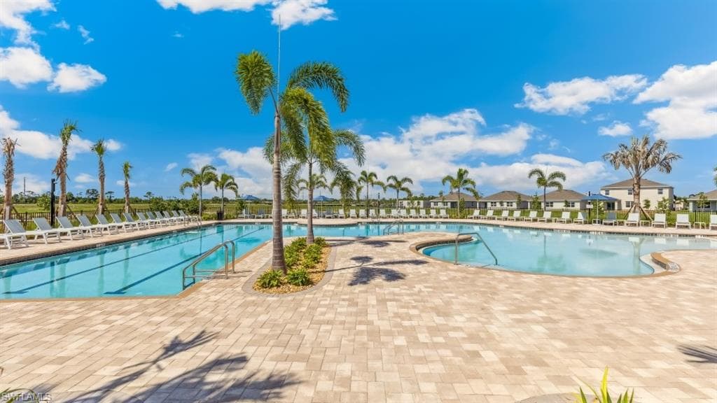 2673 SOFT CORAL WAY-32