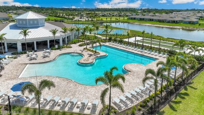 2673 SOFT CORAL WAY-40