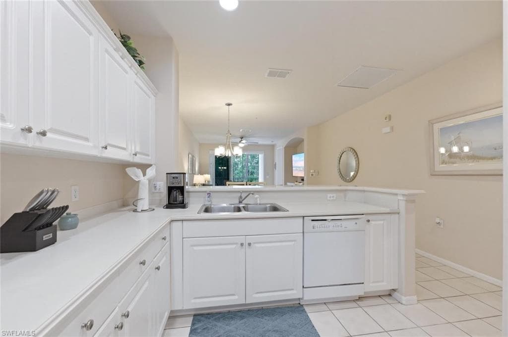 4873 Hampshire CT 104-4