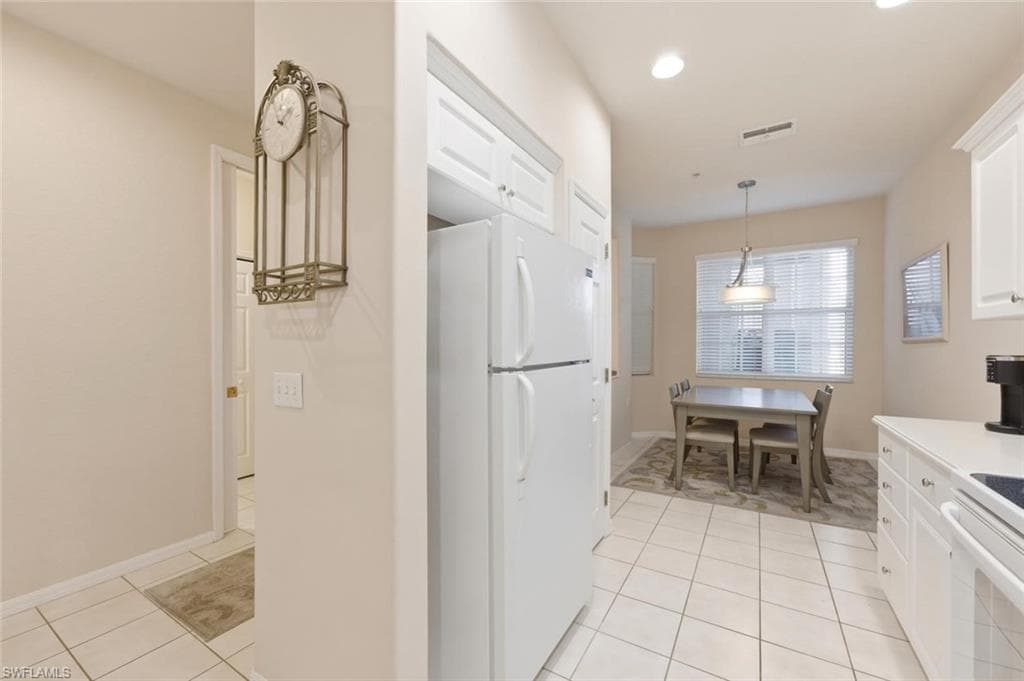 4873 Hampshire CT 104-3