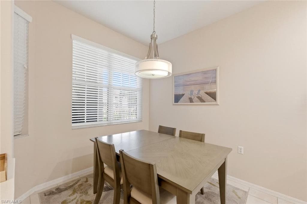 4873 Hampshire CT 104-7