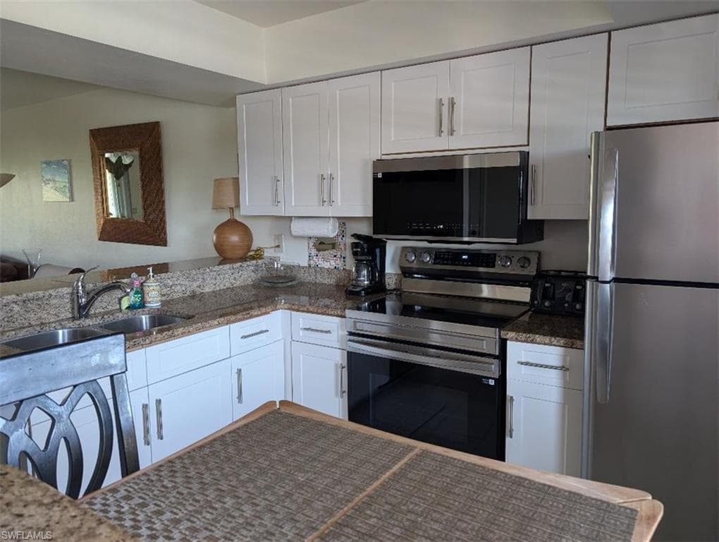 719 SW 47th TER 202-1