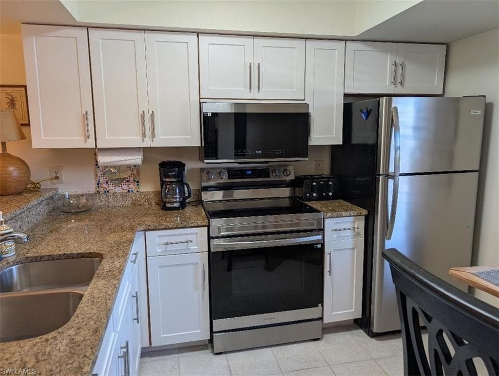 719 SW 47th TER 202-2