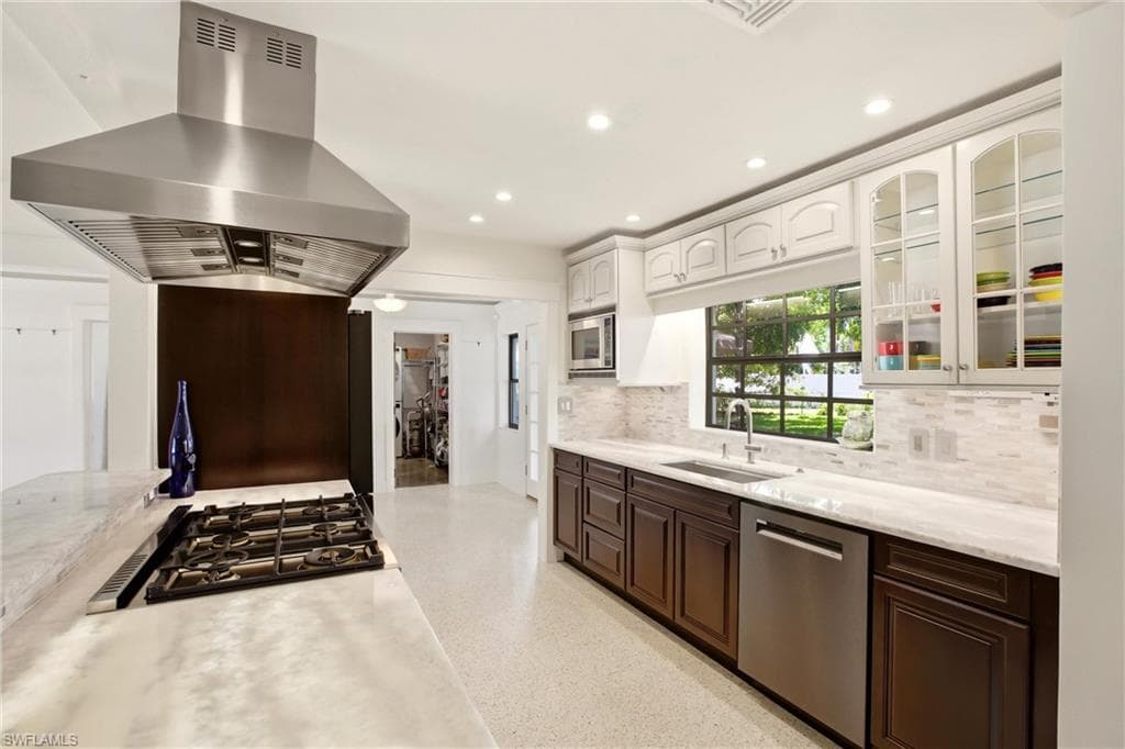 2706 Rhode Island AVE-8