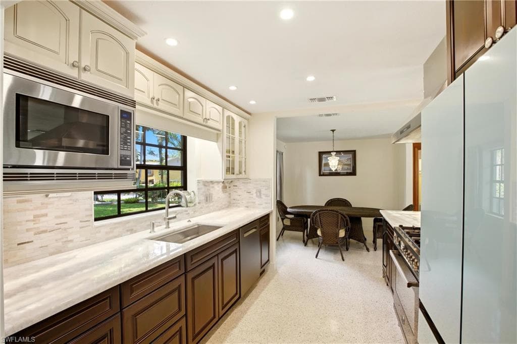 2706 Rhode Island AVE-9