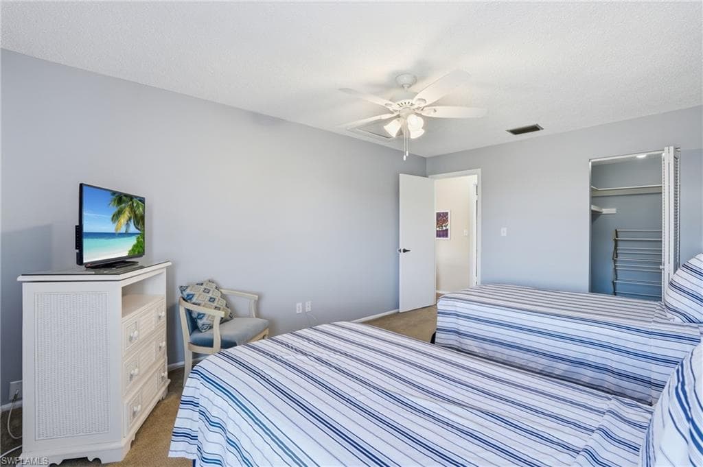 4289 Island CIR 1-26