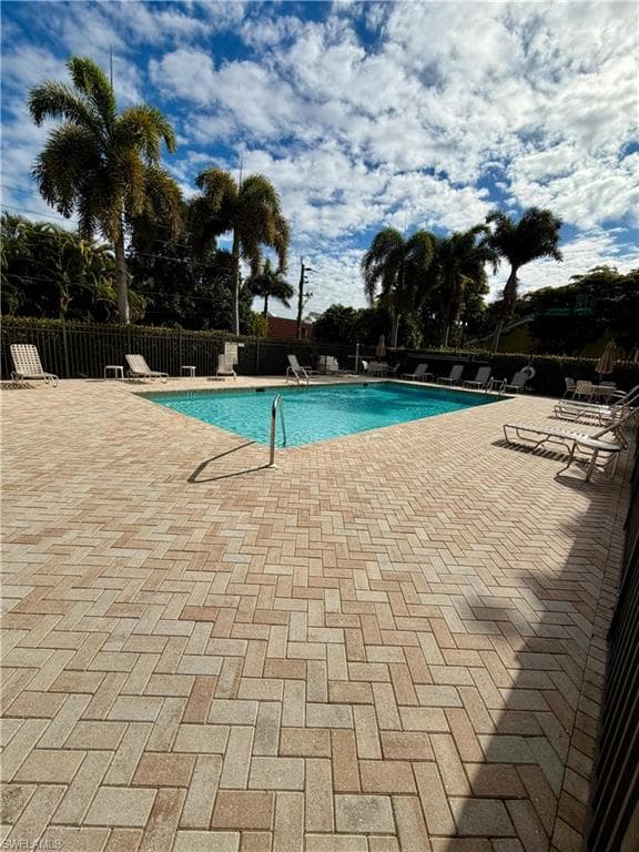 4381 Lazio WAY 502-27