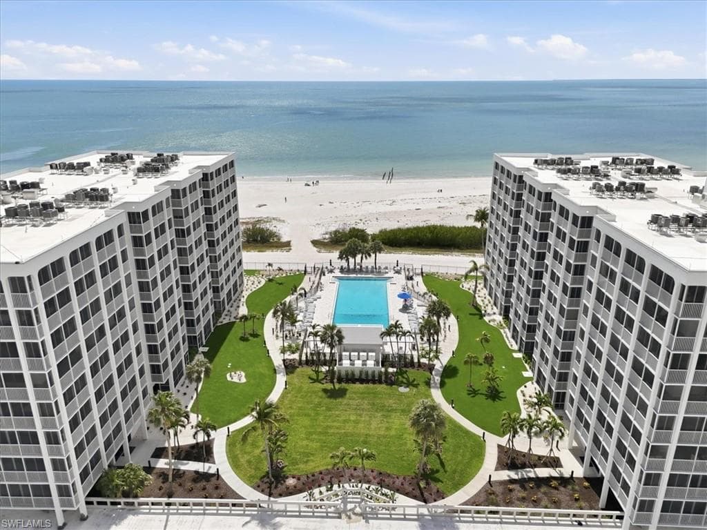 7148 Estero BLVD 423-1