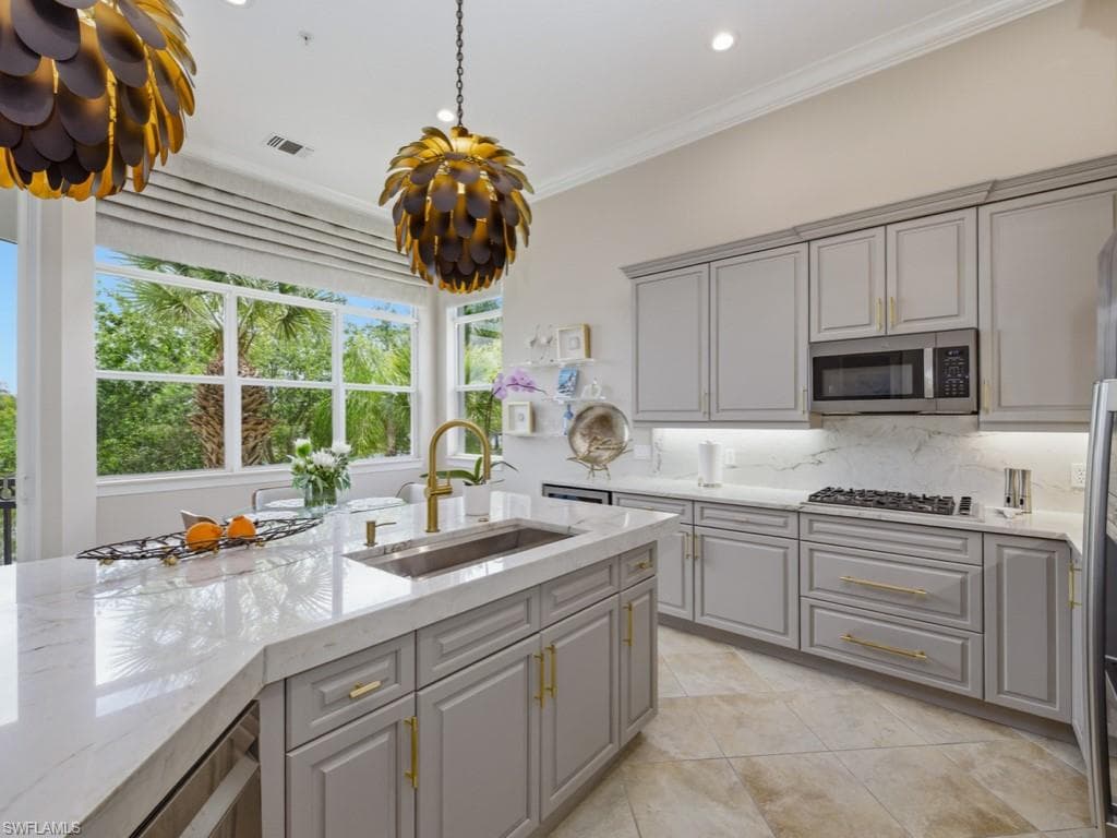 28511 Calabria CT 202-10