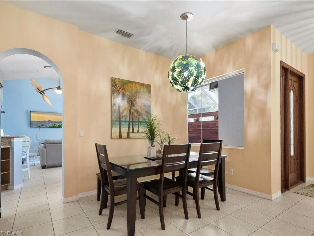 1309 Briarwood CT-23