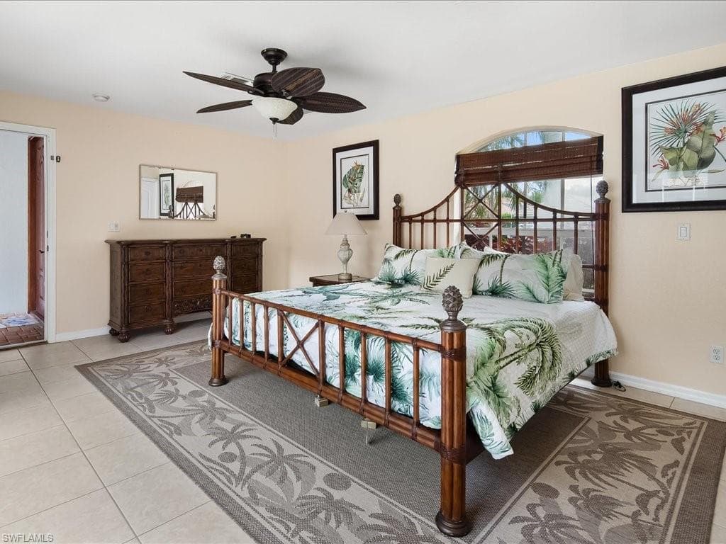 1309 Briarwood CT-13