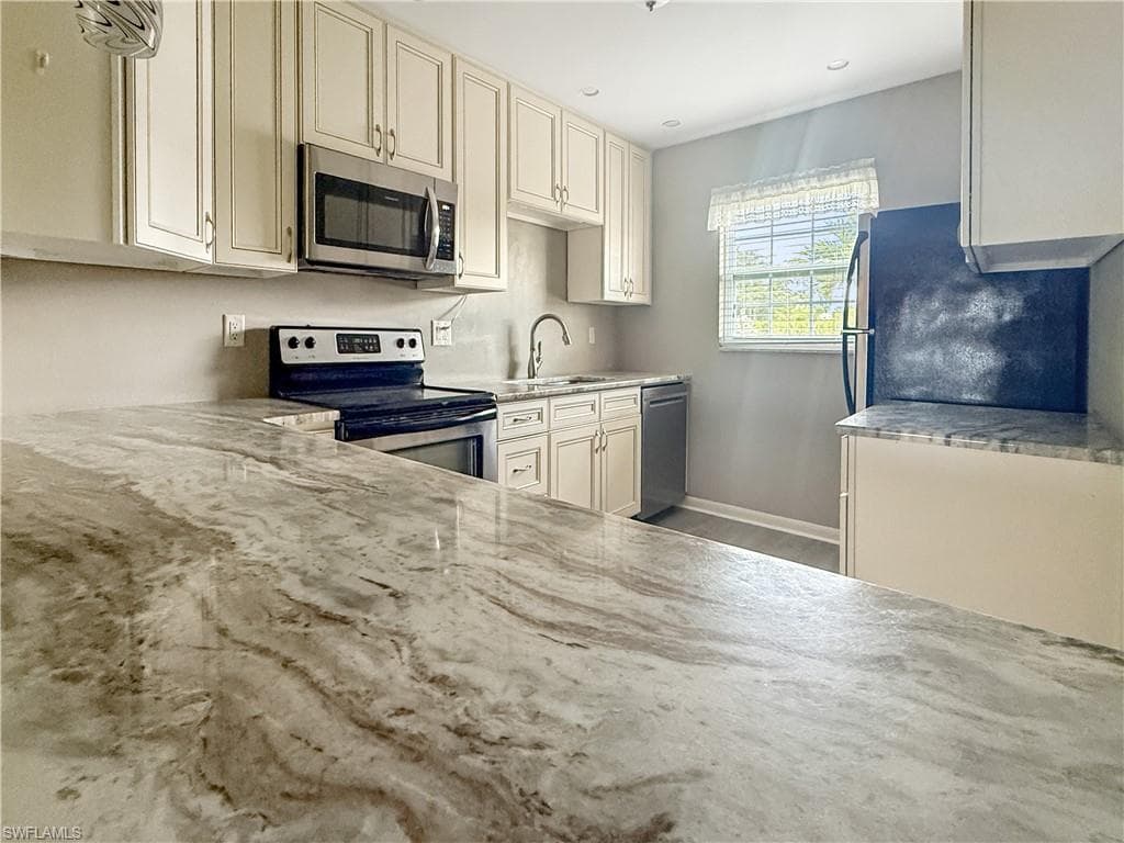 1398 Myerlee Country Club BLVD-1