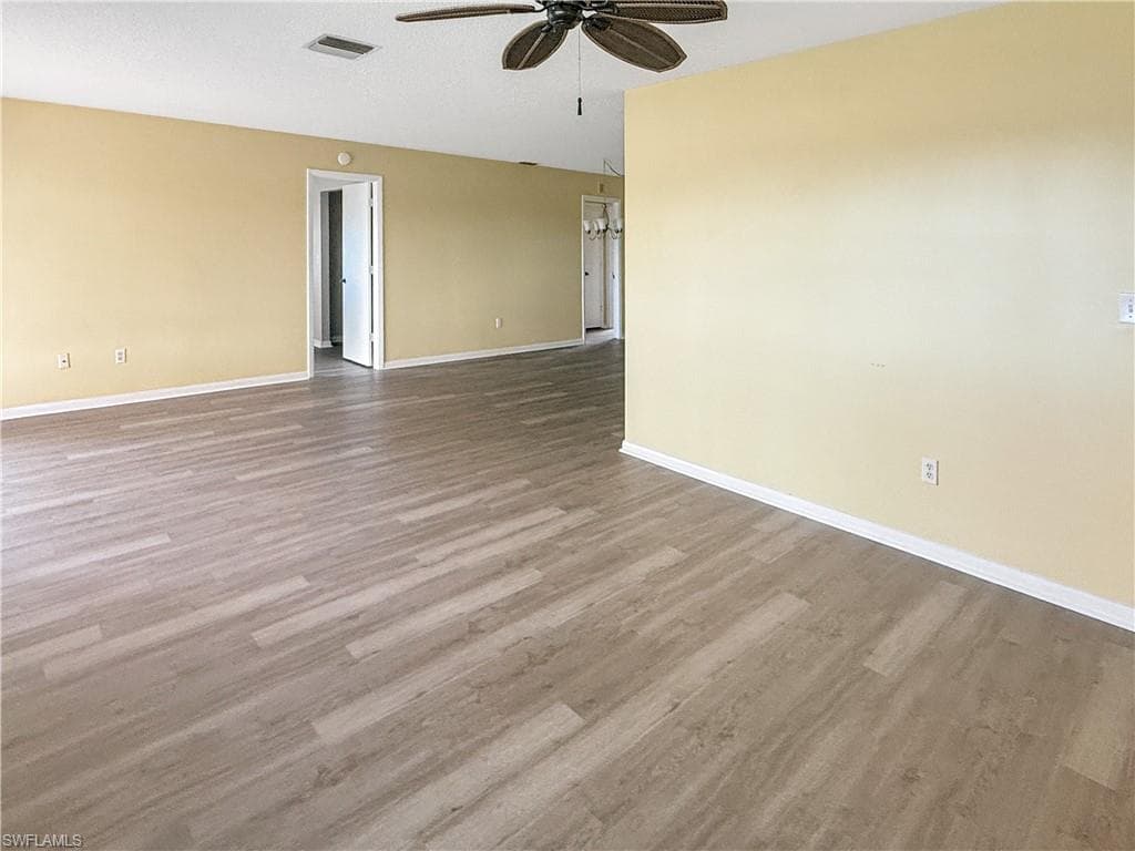 1398 Myerlee Country Club BLVD-12