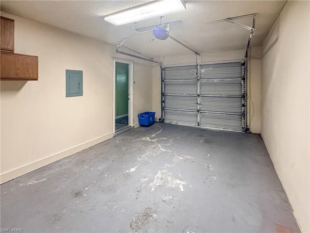 1398 Myerlee Country Club BLVD-6
