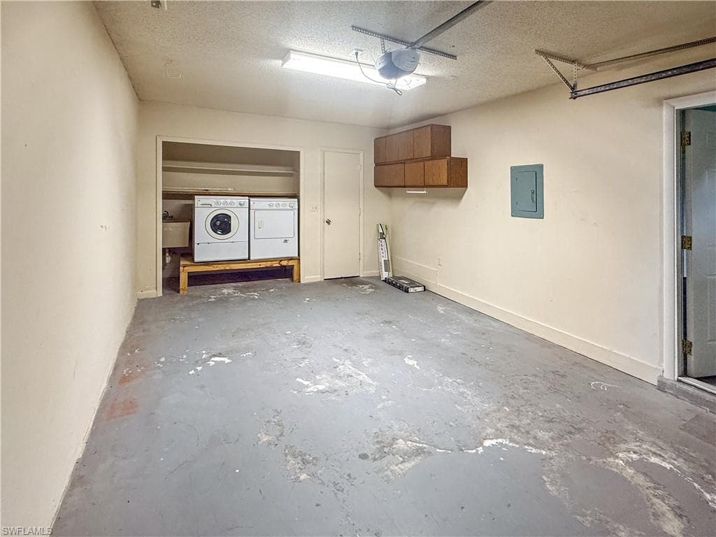 1398 Myerlee Country Club BLVD-19