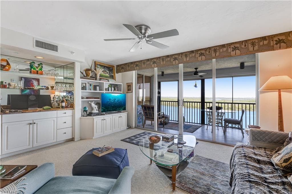 4753 Estero BLVD 905-5